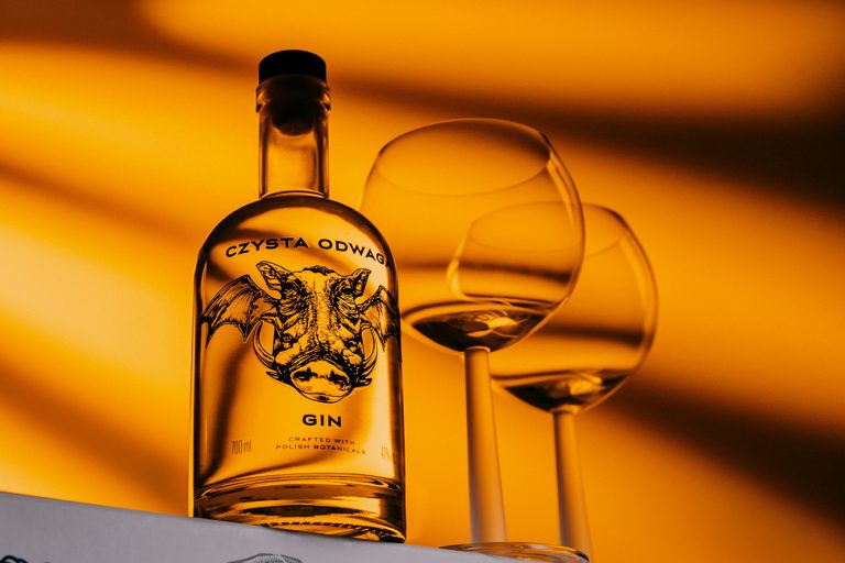 Gin Czysta Odwaga – kiedy jałowcowa baza spotyka polskie botaniki