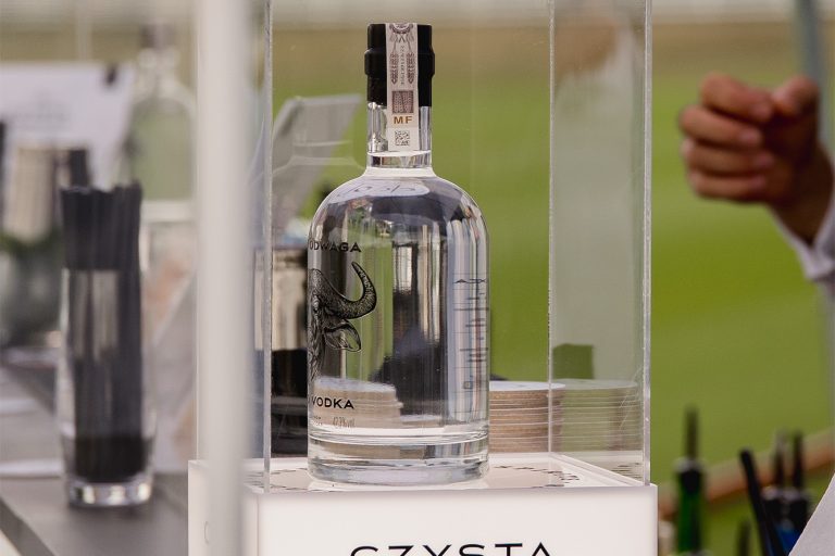 Wódka ziemniaczana – jakość, surowiec i charakter