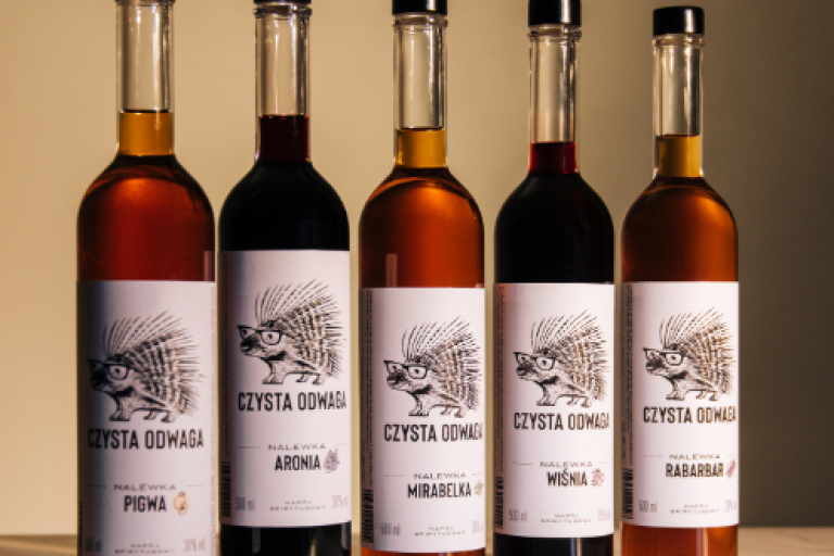 Nalewki owocowe – dlaczego wracają do świata premium?