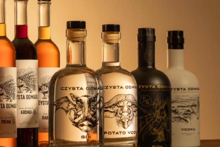 Polskie alkohole rzemieślnicze – co wyróżnia je na tle świata?