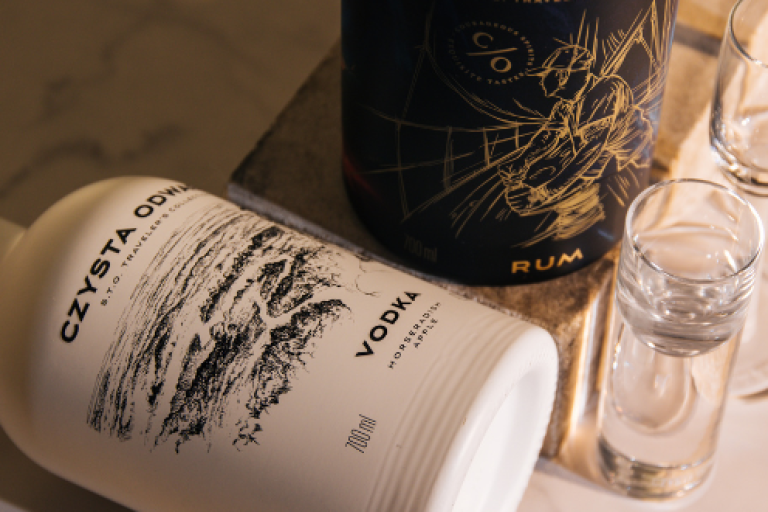 Czym różni się alkohol rzemieślniczy od masowych produktów?
